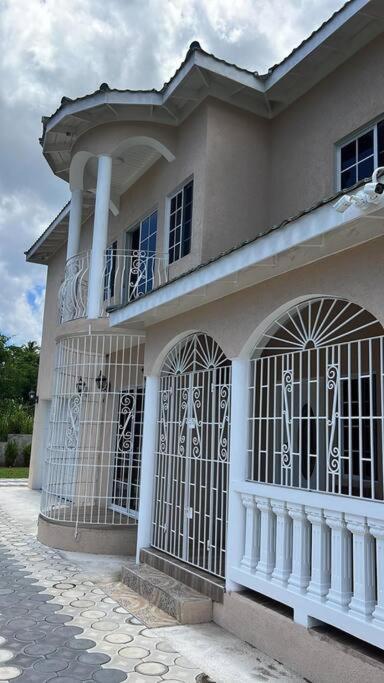 Paradise Nestled Between Montego Bay And Negril Hopewell Bagian luar foto